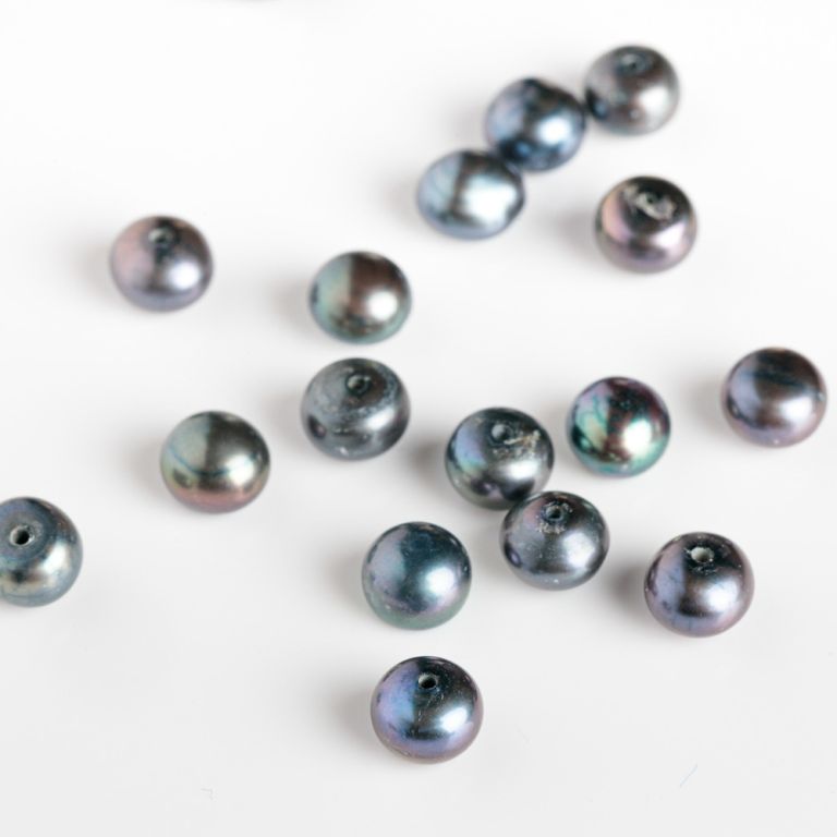 Cabosoane perle de cultura petrol 6 mm - 10 buc I Magazinuldepietre.ro