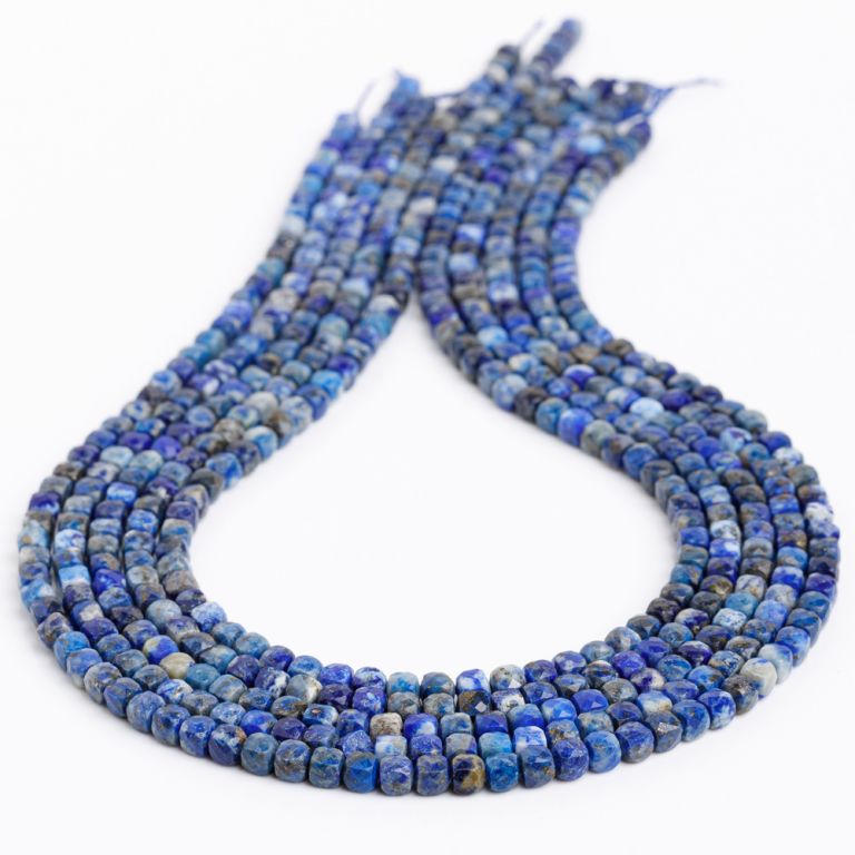 Lapis lazuli cuburi fatetate 4 mm I Magazinuldepietre.ro