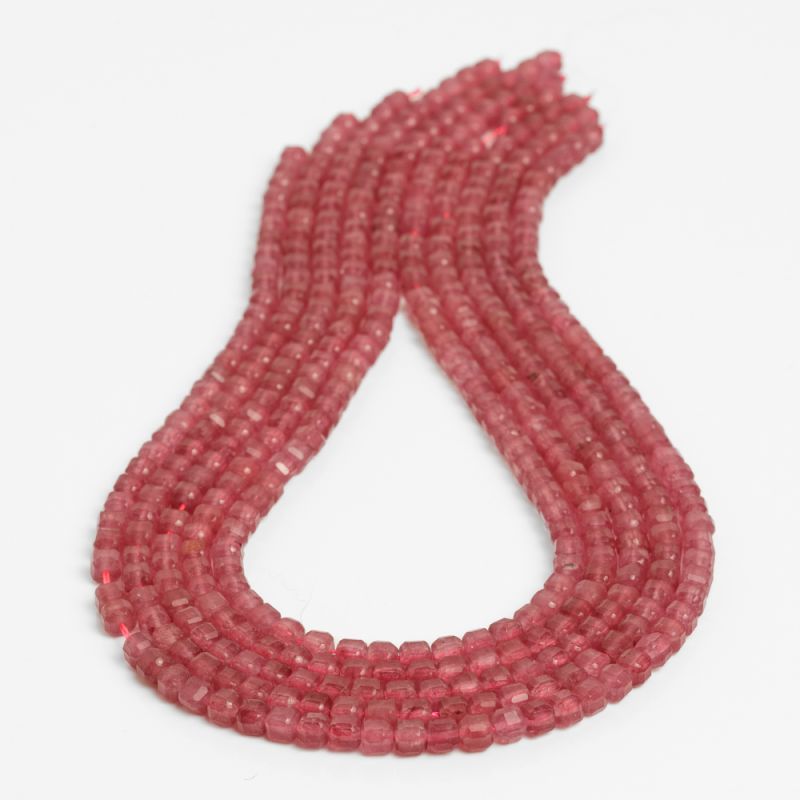 Pietre Semipretioase - Jad roz cuburi fatetate 5 mm