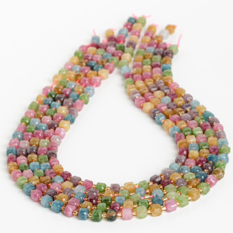 Pietre Semipretioase - Jad multicolor cuburi fatetate 5.5 mm