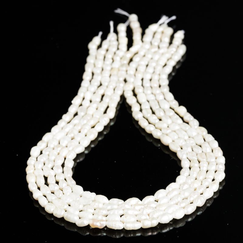 Pietre Semipretioase - Perle de cultura alb bob neregulat 4 mm V1