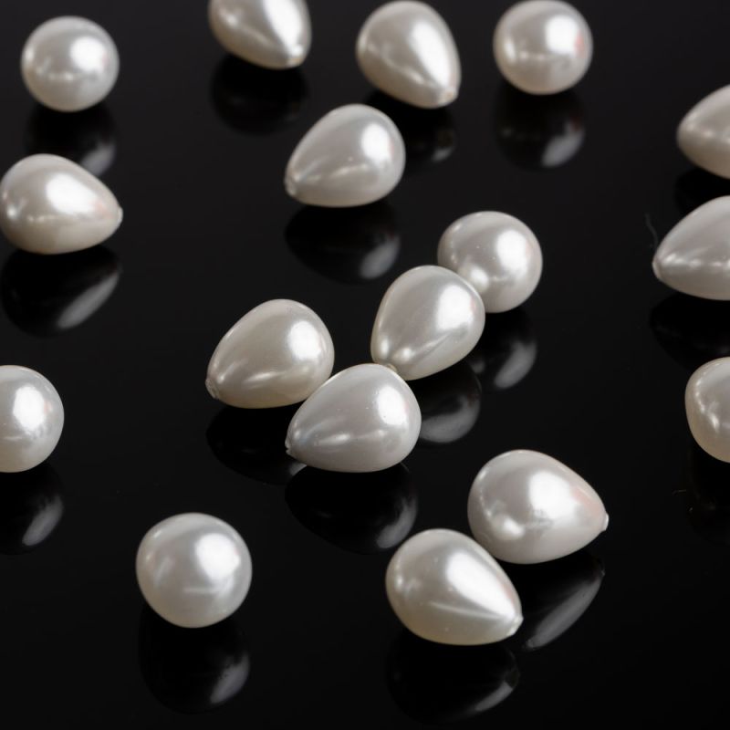 Scoica alb perlat picaturi de lipit 10x14 mm - 2 buc I Magazinuldepietre.ro