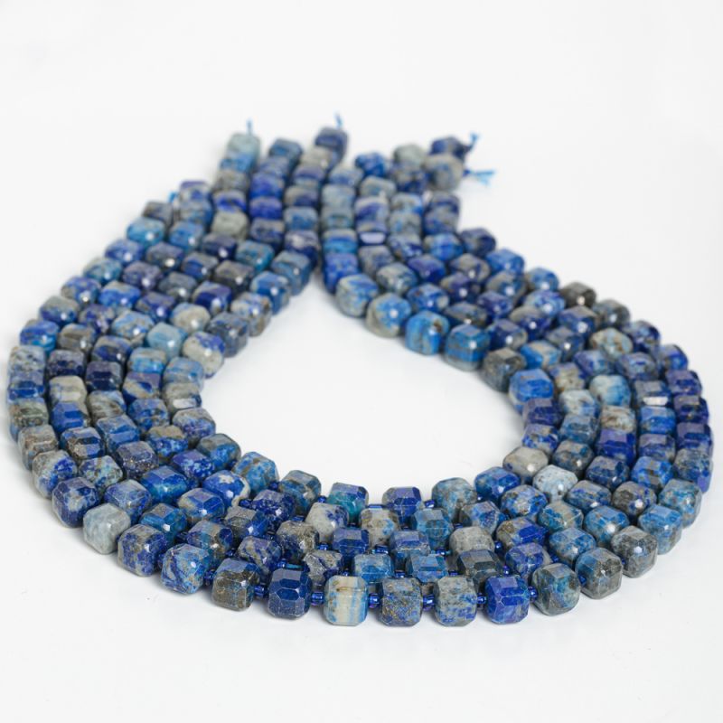 Lapis lazuli cuburi fatetate 8 mm I Magazinuldepietre.ro
