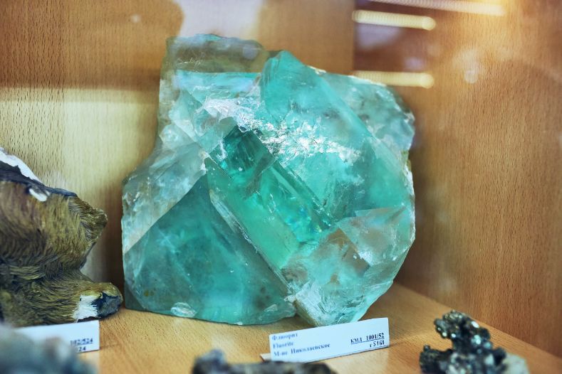Fluoritul sau ,,piatra geniala” - ce este, beneficii si proprietati
