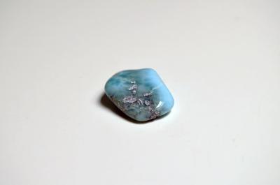 Larimar – care sunt proprietatile acestui mineral rar, albastru?