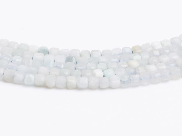 4. Despre larimar - pietre de larimar