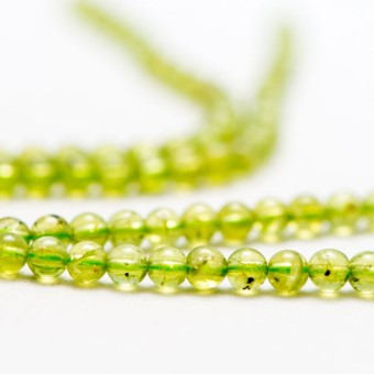 peridot sfere 4 mm in magazinuldepietre.ro