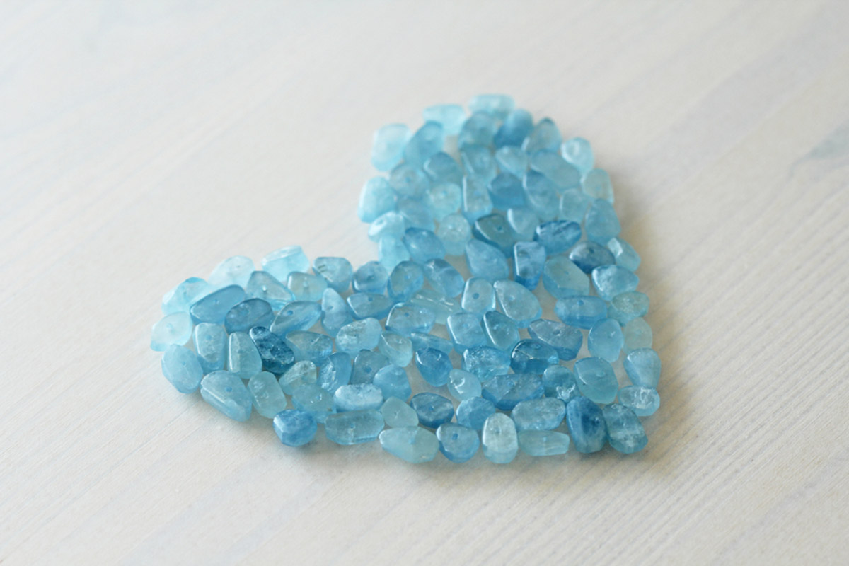Acvamarinul - caracteristici, beneficii si proprietati uimitoare ale acestei pietre albastre magice