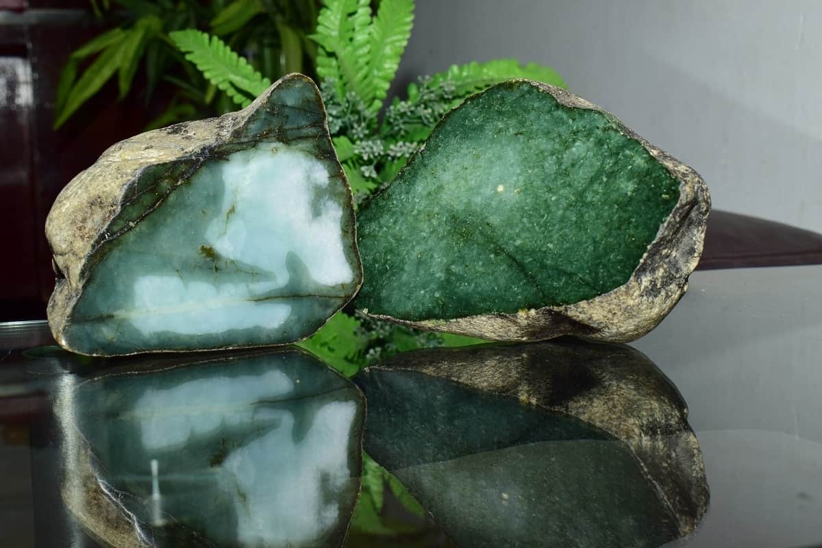 Jadul si proprietatile sale – Ce beneficii are pentru organism aceasta piatra semipretioasa