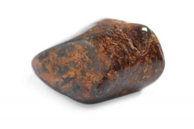 Bronzitul – un mineral cu numeroase beneficii surprinzatoare pentru organism