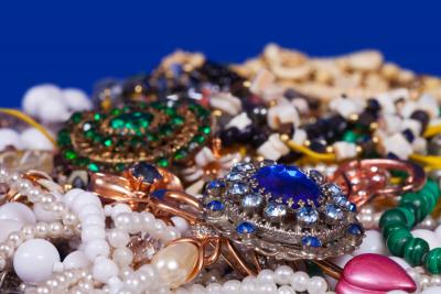 Tipuri de inchizatori pentru bratari si alte bijuterii: ce trebuie sa stii pentru a alege varianta potrivita